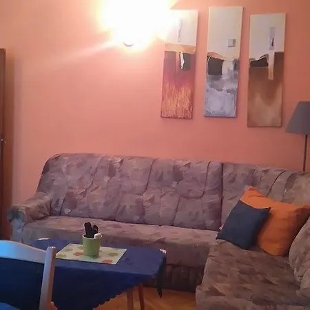 아파트 Apartman 